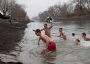 Rekordan broj prijavljenih za plivanje za časni krst u Žitištu