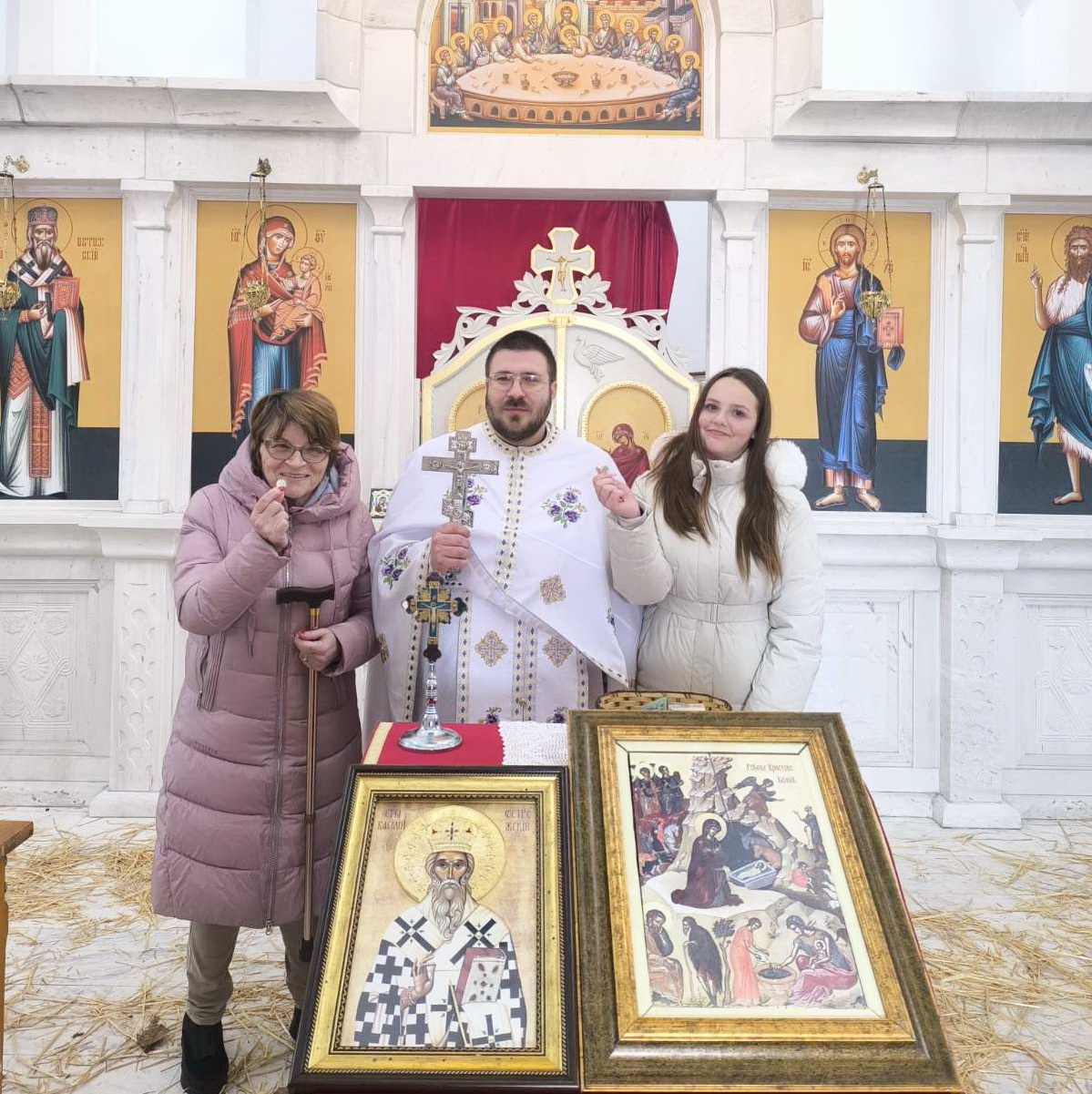 Pronađena tri srebrnjaka prilikom lomljenja česnice