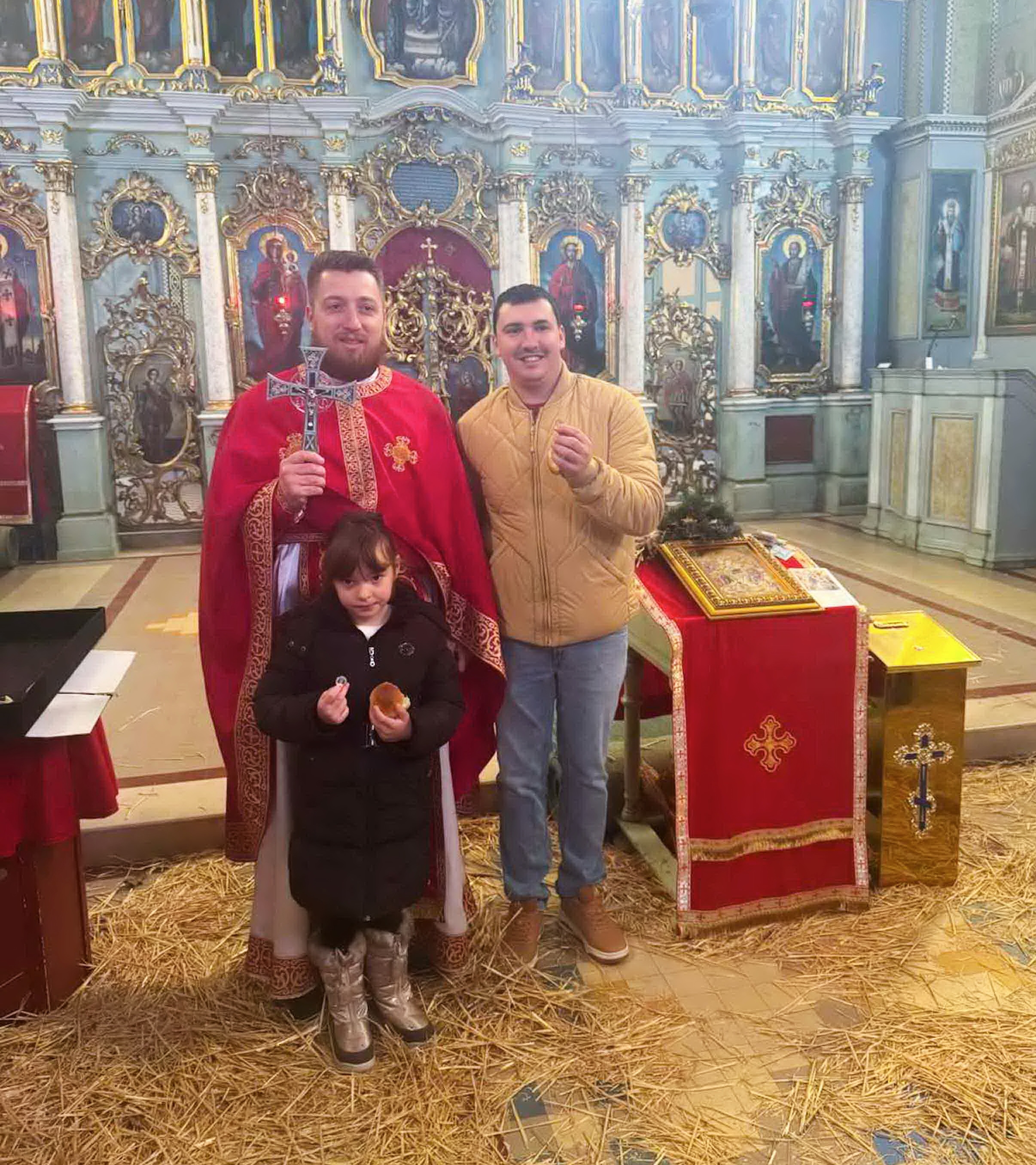 Pronađen zlatnik i srebrnjak prilikom lomljenja česnice