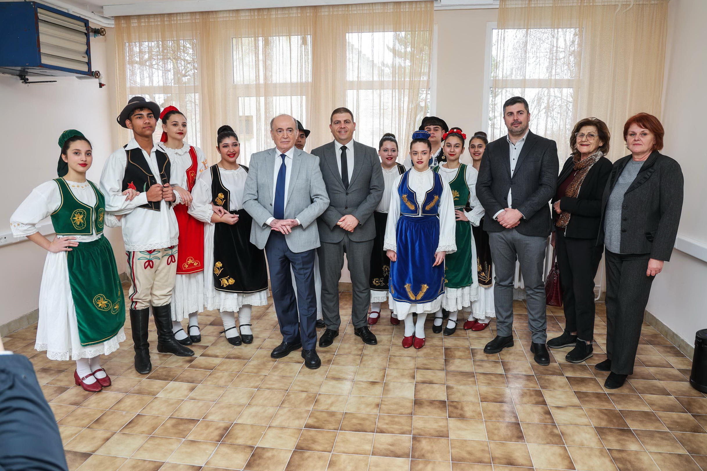 Ministar Krkobabić u poseti Radojevu i Novoj Crnji