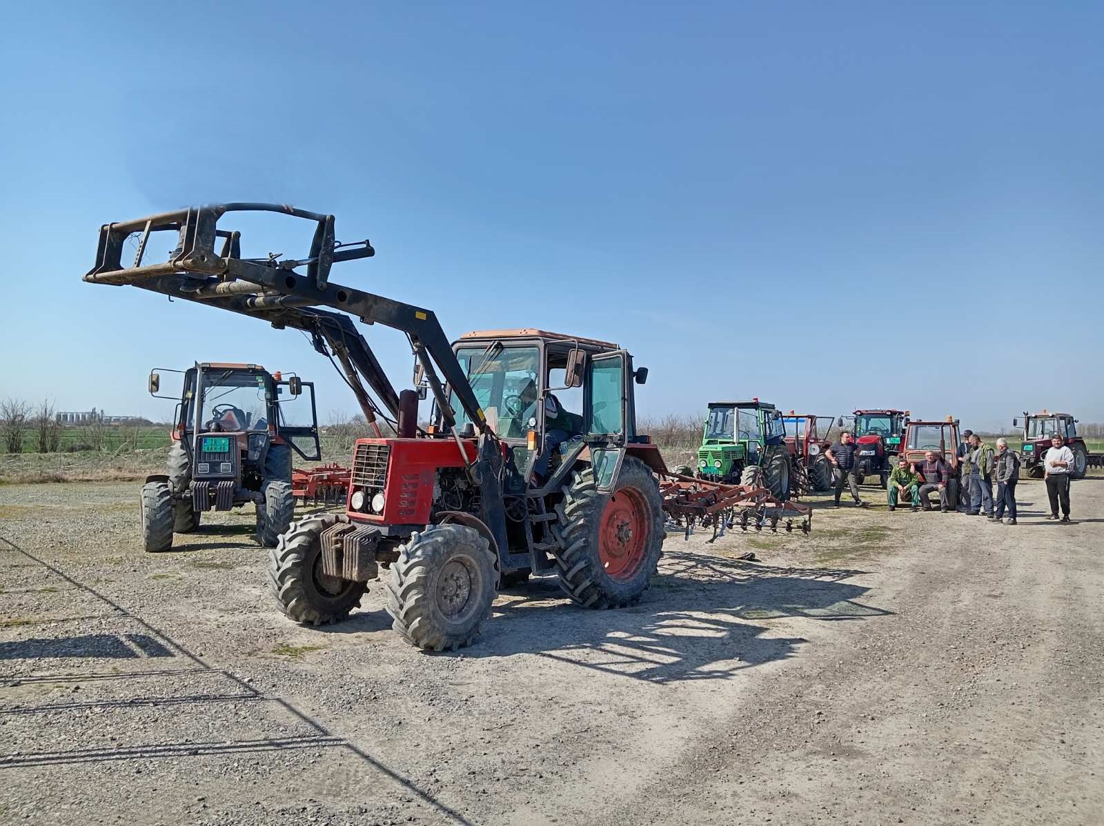 Prolećno ravnanje atarskih puteva u Itebejskom ataru